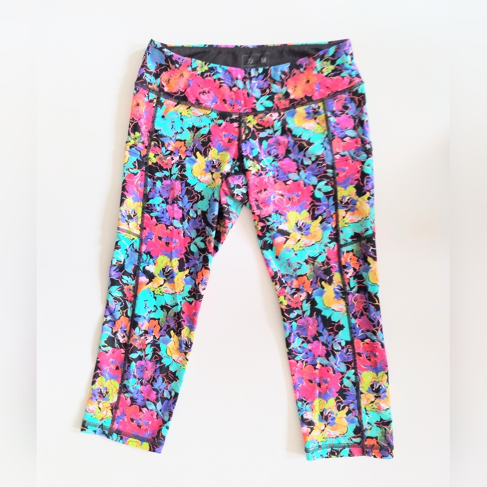 Sparkle Athletic Low Rise Athletic Capri Leggings Mulicolor Floral Size Medium